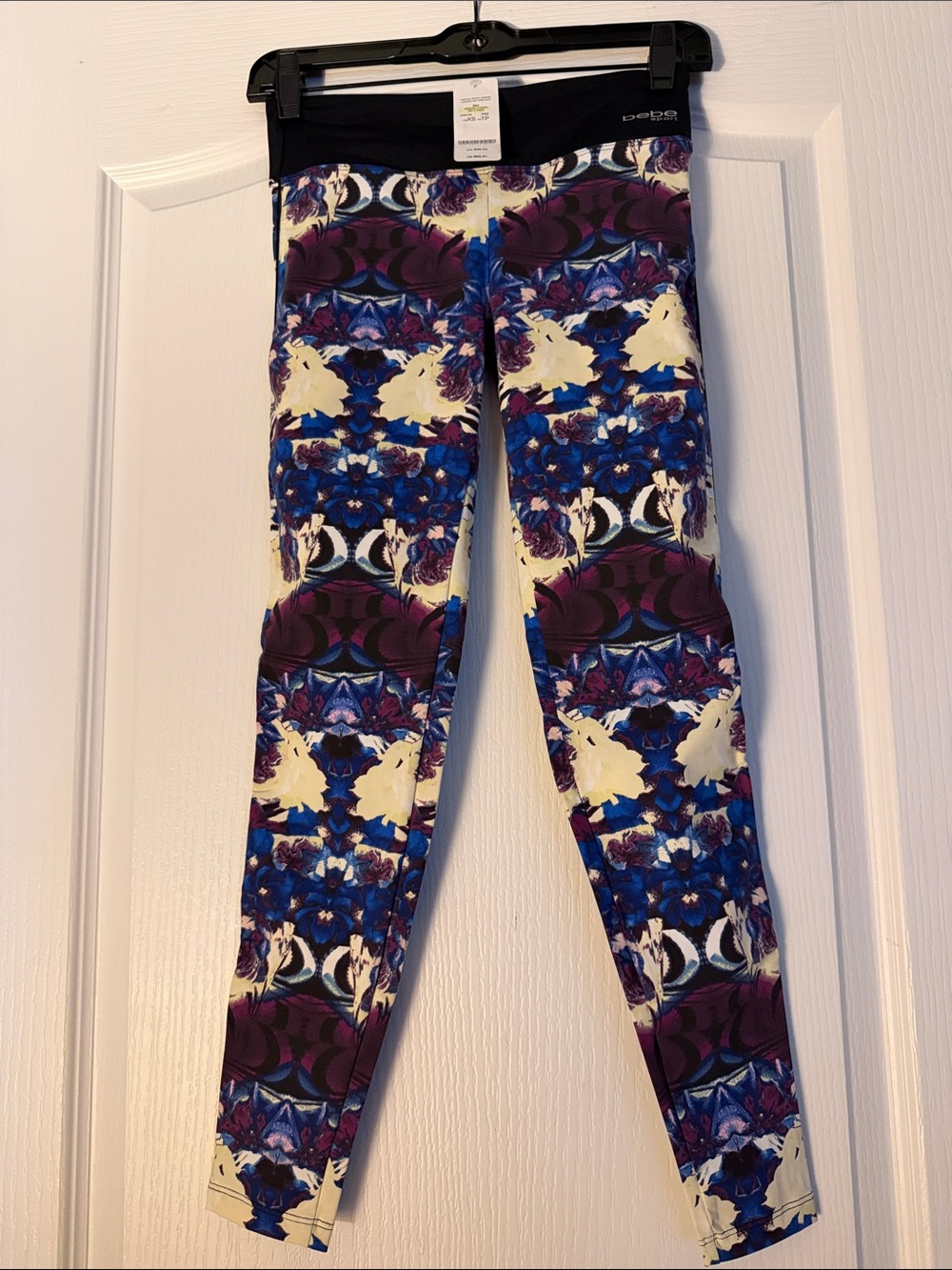 New Bebe Purple, Blue & Cream Abstract Print Leggings Sz Xs.